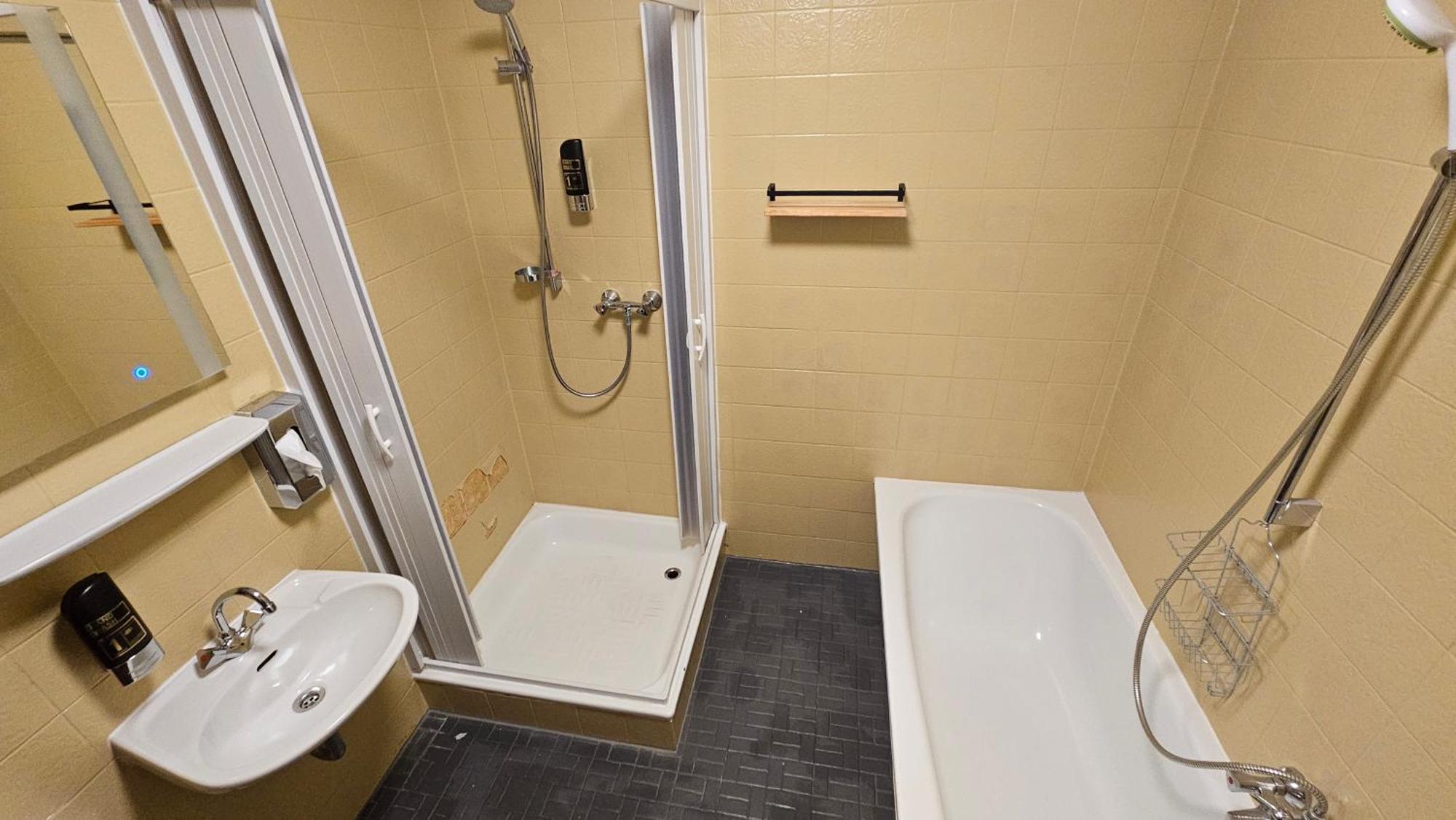 Kenner Treff Hotel Ngoại thất bức ảnh