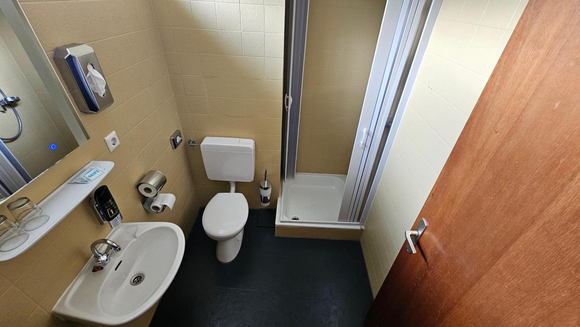 Kenner Treff Hotel Ngoại thất bức ảnh