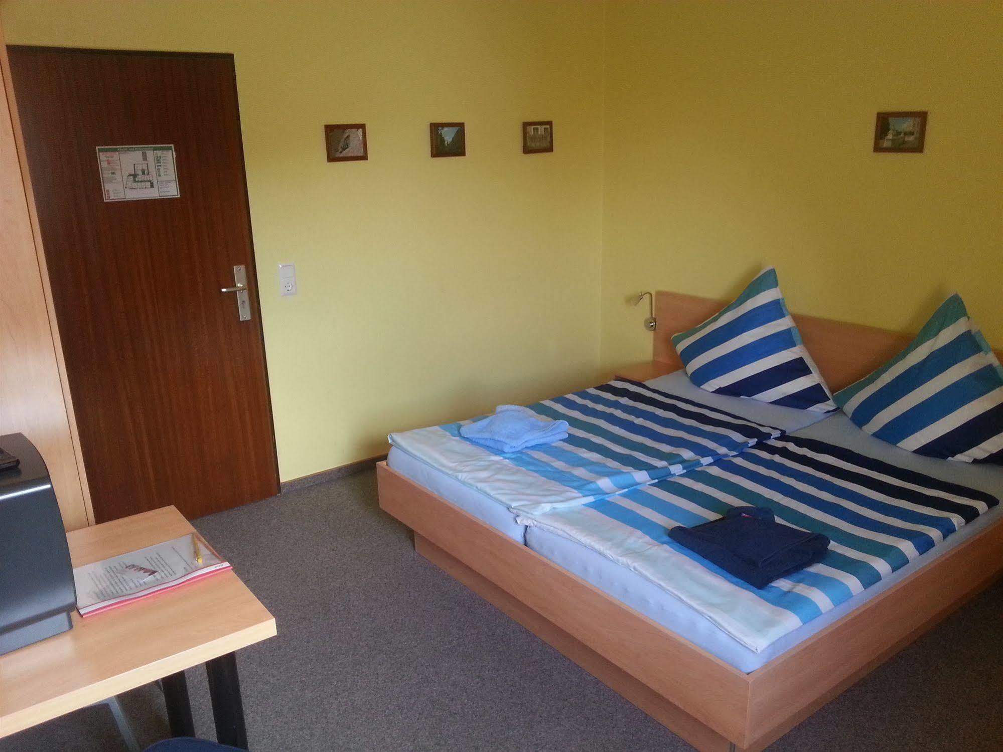 Kenner Treff Hotel Ngoại thất bức ảnh